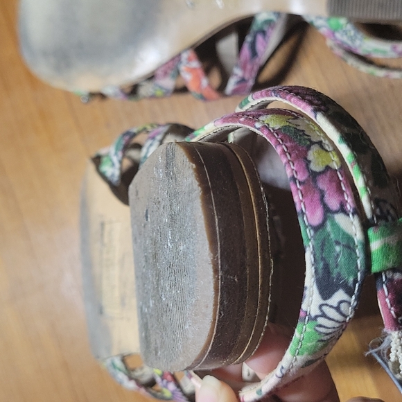 Sandals - Picture 5 of 6